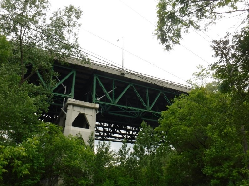 Bayview Avenue Bridge Over West Don River 1